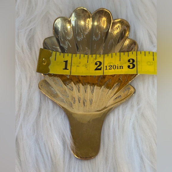 Gold Brass Shell-Shaped Decorative Dish - Picture 5 of 5